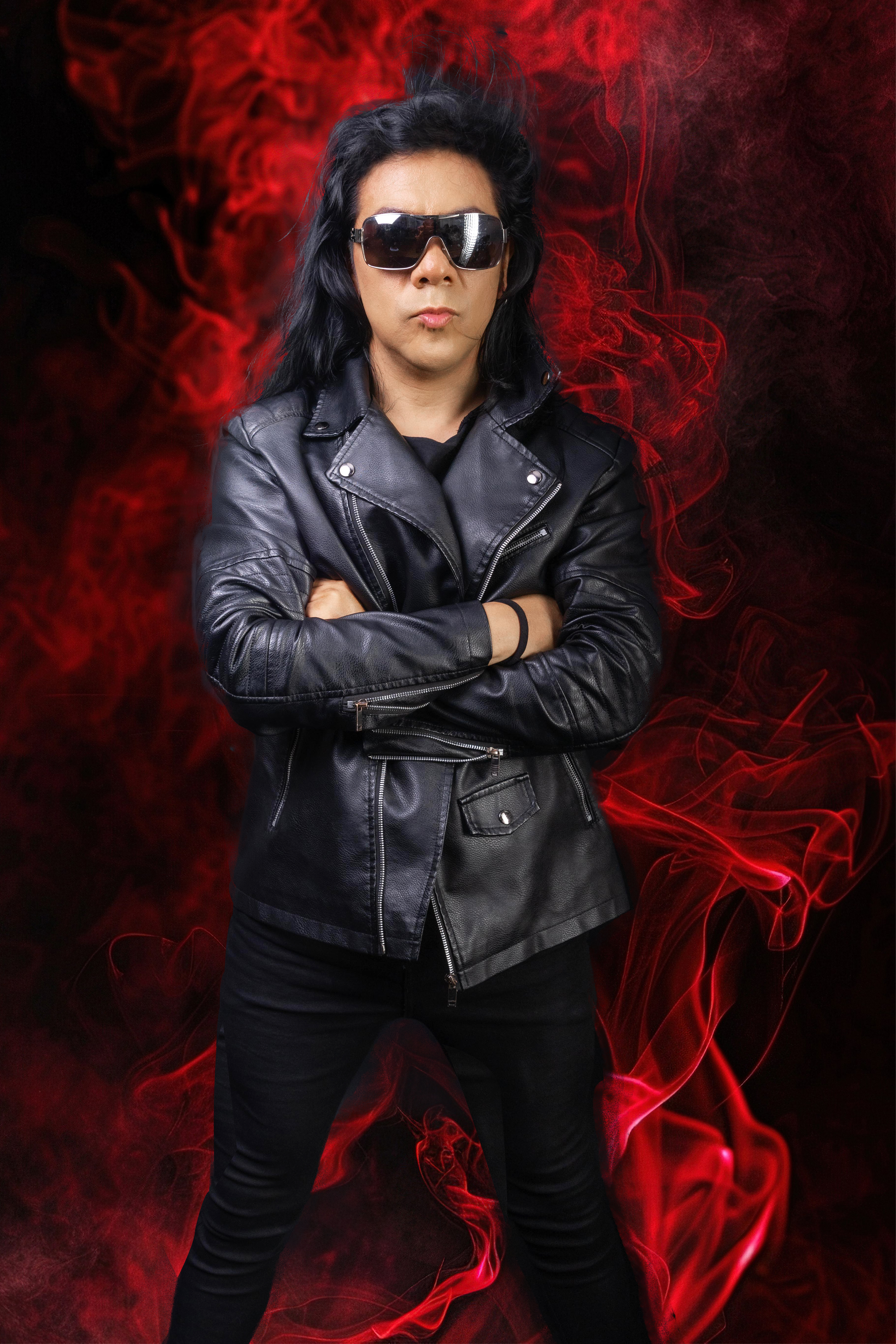 Mike Odin - Vocalista 1